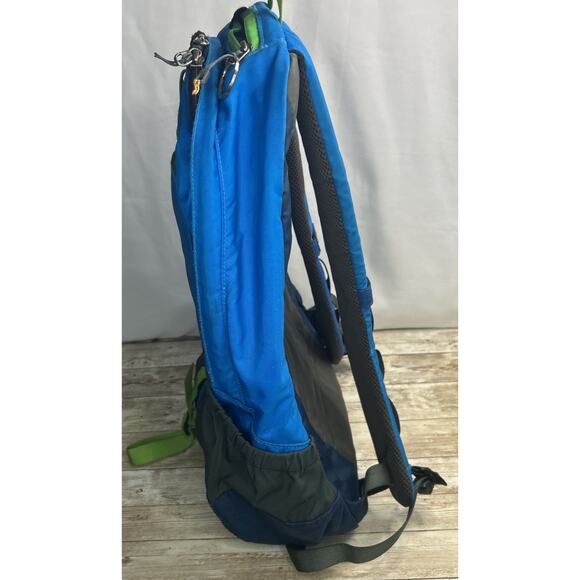 PATAGONIA FUEGO 32L Hiking Camping Backpack Day Hike Teal Navy - Picture 4 of 16